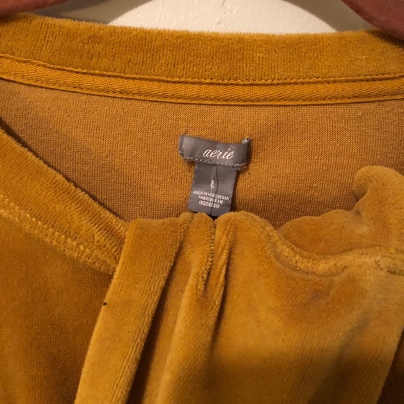 Aerie Velvet/Velour Long Sleeve Sweatshirt/Top - Picture 5 of 5